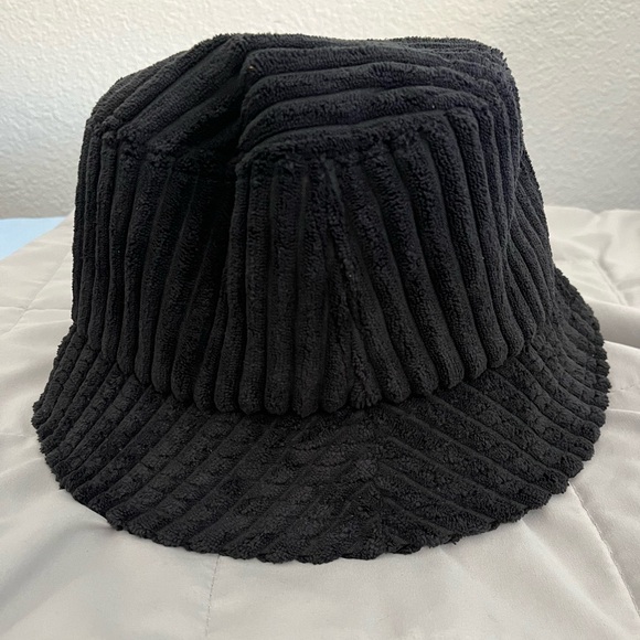 URBAN OUTFITTERS Wide Wale Corduroy Bucket Hat - Picture 2 of 5